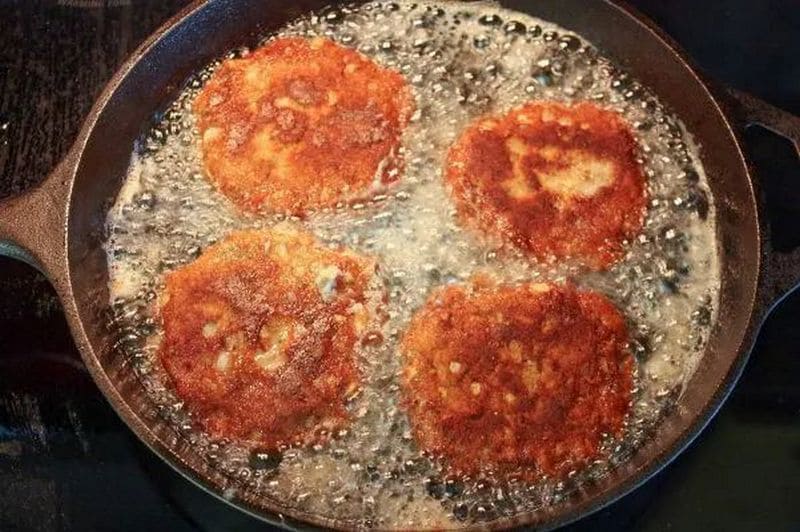 Fry the Arsa until golden